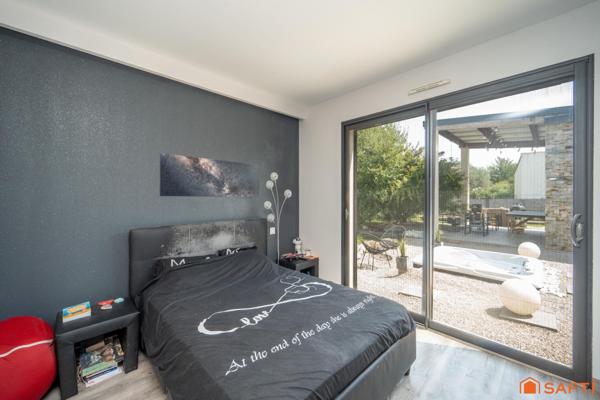 Maison contemporaine 165 m² avec piscine, spa et panneaux photovoltaïques