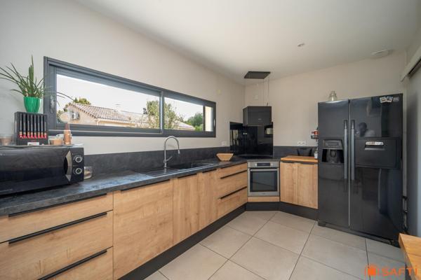 Maison contemporaine 165 m² avec piscine, spa et panneaux photovoltaïques