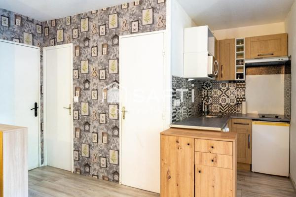 Saint-Mandrier village,T2 cosy avec rez-de-jardin - parking privé - commodités