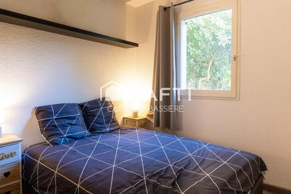 Saint-Mandrier village,T2 cosy avec rez-de-jardin - parking privé - commodités