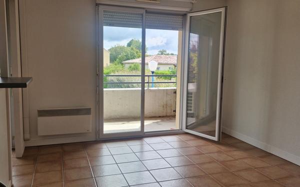 Appartement à louer    2 pièces •  Saint-Étienne-de-Tulmont