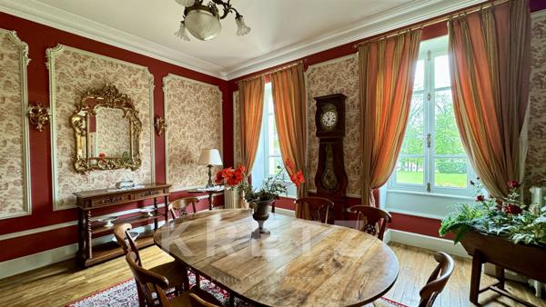 Château avec parc de 30 ha