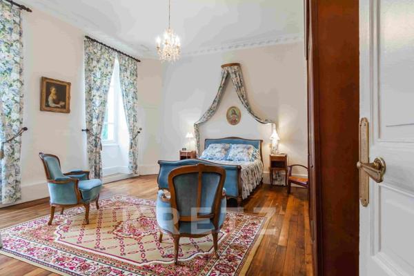 Château avec parc de 30 ha