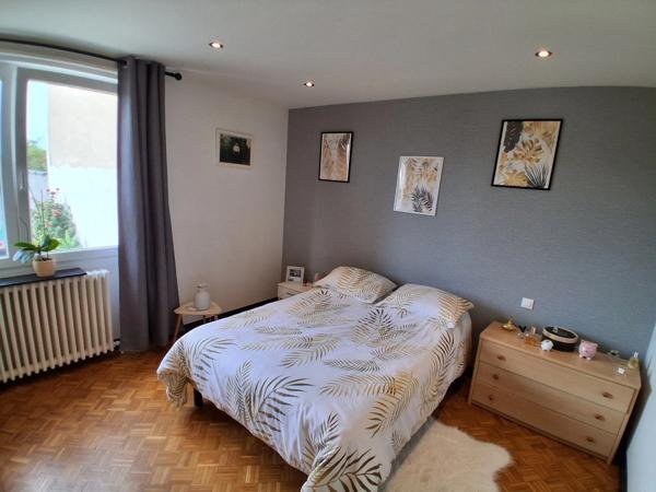 Maison rénovée PLAIN PIED F5 DE 110 M2 JARDIN TERRASSE