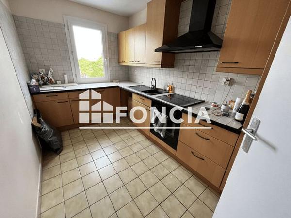 Location Appartement 3 pièces 67.1 m² - 1 RUE COPENHAGUE Elancourt 78990