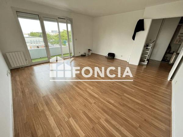 Location Appartement 3 pièces 67.1 m² - 1 RUE COPENHAGUE Elancourt 78990