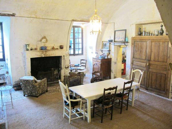 ANCIEN LOGIS 450M² CENTRE VILLAGE AVEC PARC ARBORE