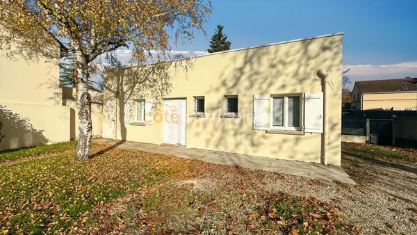 Location Local commercial140 m² - 8 Pièces - BRIE COMTE ROBERT (77170)