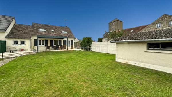 Location
                Local commercial140 m² - 8 Pièces -
                    BRIE COMTE ROBERT (77170)