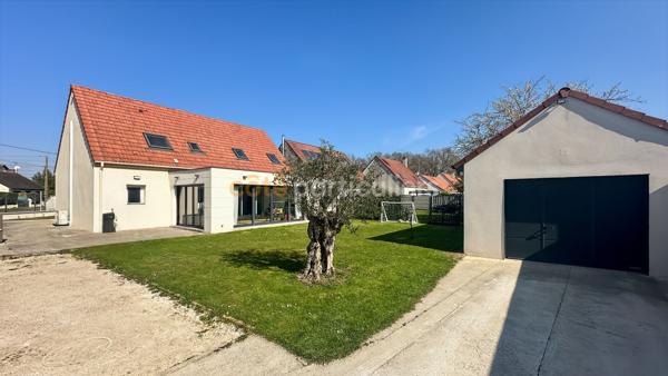 Location
                Local commercial140 m² - 8 Pièces -
                    BRIE COMTE ROBERT (77170)