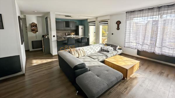 Location
                Local commercial140 m² - 8 Pièces -
                    BRIE COMTE ROBERT (77170)