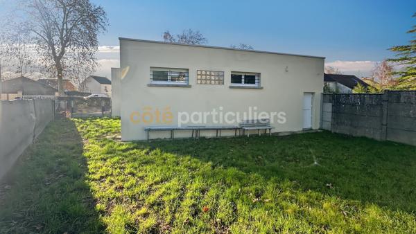 Location Local commercial140 m² - 8 Pièces - BRIE COMTE ROBERT (77170)