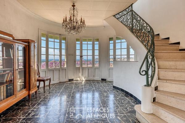 Architecture singulière et vue mer panoramique