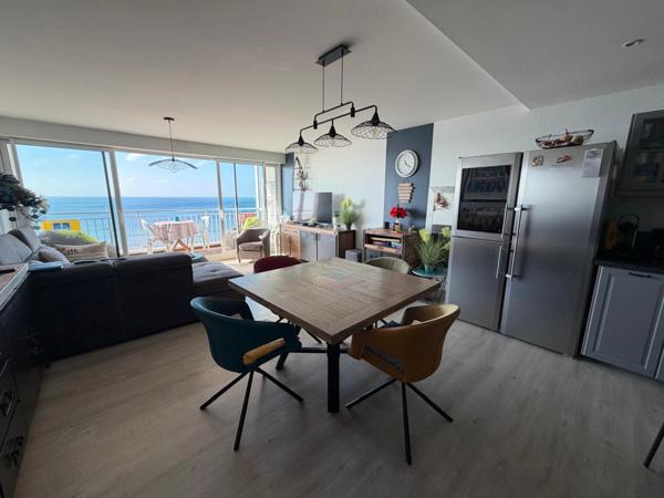 LES SABLES D'OLONNE 85100 VUE MER SUR LE REMBLAI APPARTEMENT T3 RENOVE AVEC TERRASSE ET PARKING PRIVE