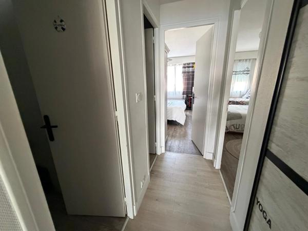 LES SABLES D'OLONNE 85100 VUE MER SUR LE REMBLAI APPARTEMENT T3 RENOVE AVEC TERRASSE ET PARKING PRIVE