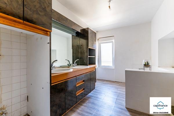 Immeuble mixte à vendre MIREBEAU SUR BEZE (21) pour investisseur excellente rentabilité