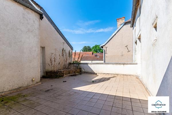 Immeuble mixte à vendre MIREBEAU SUR BEZE (21) pour investisseur excellente rentabilité