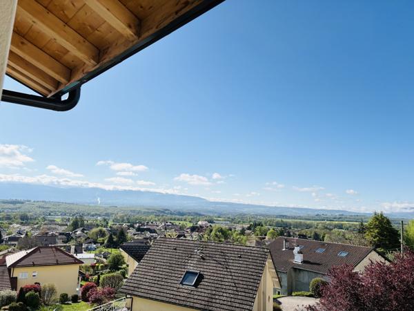 Triplex 73m2, parking et grand garage