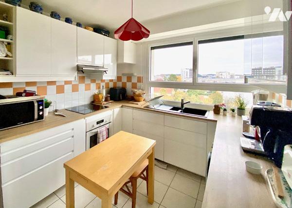 RENNES - FOUGERES - Superbe T2 avec garage, cave et ascenseur