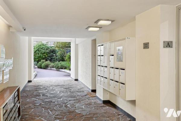 Dernier étage - Appartement de 75 m² au calme absolu 