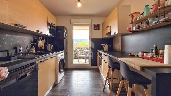 A VENDRE NICE - 3 PIÈCES AVEC TERRASSE, PISCINE ET GARAGE