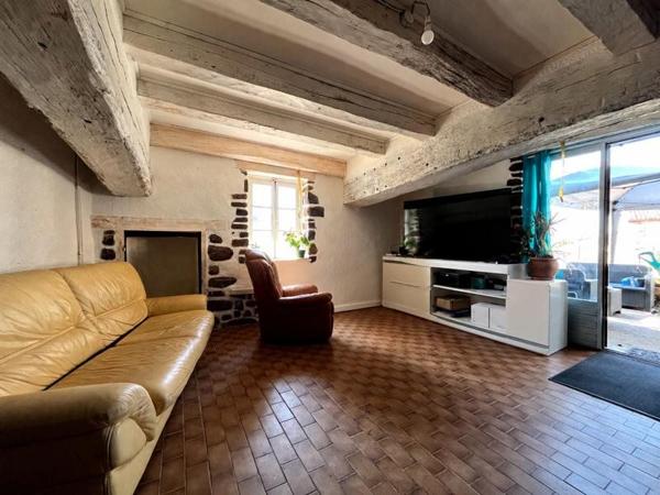 Maison à vendre 69 000 € Abzac 6 p 141,2 m² DPE F