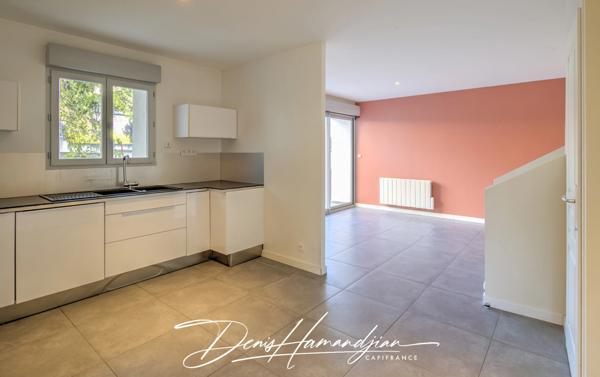 Maison à vendre 5 pièces - 4 Chambres - 122 m2 - FONTAINES SAINT MARTIN (69270)