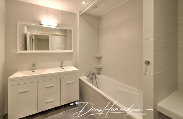 Maison à vendre 5 pièces - 4 Chambres - 122 m2 - FONTAINES SAINT MARTIN (69270)