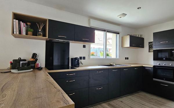 Maison à vendre    4 pièces •  Limetz-Villez