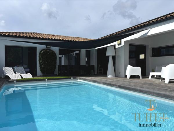 Villa contemporaine haut de gamme avec piscine chauffée- Résidence sécurisée