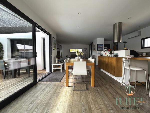 Villa contemporaine haut de gamme avec piscine chauffée- Résidence sécurisée