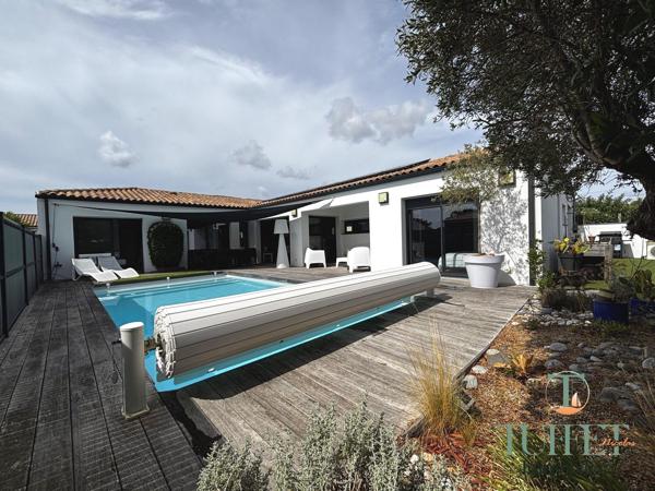 Villa contemporaine haut de gamme avec piscine chauffée- Résidence sécurisée