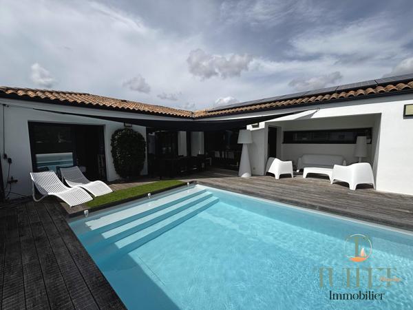 Villa contemporaine haut de gamme avec piscine chauffée- Résidence sécurisée