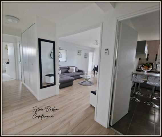 Appartement à vendre 4 pièces LIVRY GARGAN - 84 m2 - Balcon, une cave et deux places de parking