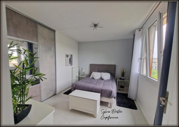 Appartement à vendre 4 pièces LIVRY GARGAN - 84 m2 - Balcon, une cave et deux places de parking