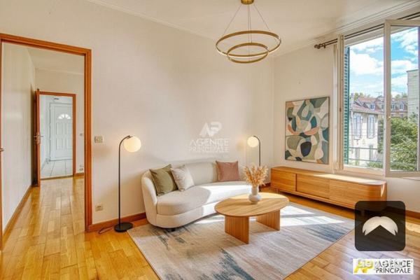 Versailles Montreuil Appartement 2 pièces 40.36 m2 carrez situé au 1er et dernier étage avec jardin privatif et box 265 000 € **  - Référence  28450