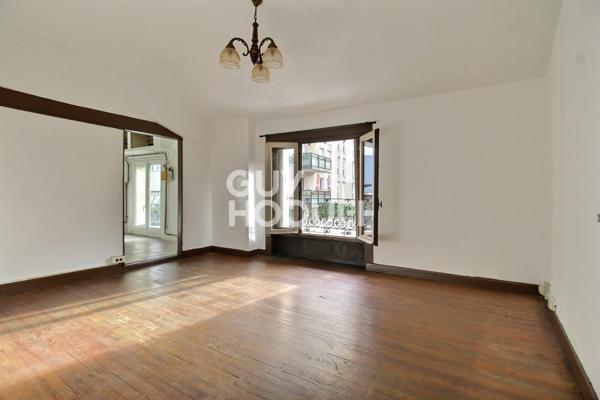 T3 au pied du métro Valmy