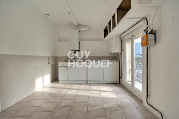 T3 au pied du métro Valmy