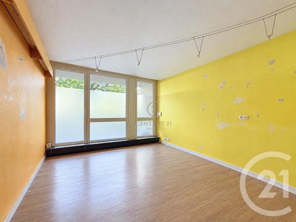 Appartement F7 à vendre  7 pièces - 137,81 m 2   VILLEURBANNE  - 69