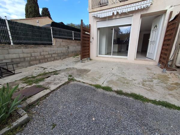 Appartement Rognac 3 pièce(s) 60 m2 avec terrasse et cour intérieure