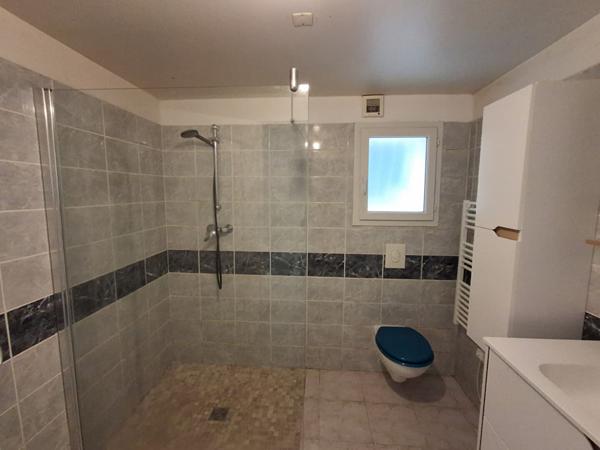 Appartement Rognac 3 pièce(s) 60 m2 avec terrasse et cour intérieure