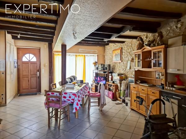 Tocane-Saint-Apre (24350) Maison à vendre de 94 m² , trois chambres, cour extérieur secteur Tocane