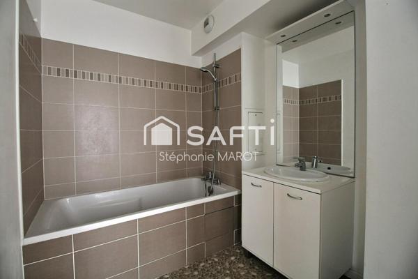 Appartement T3 récent avec balcon et parking