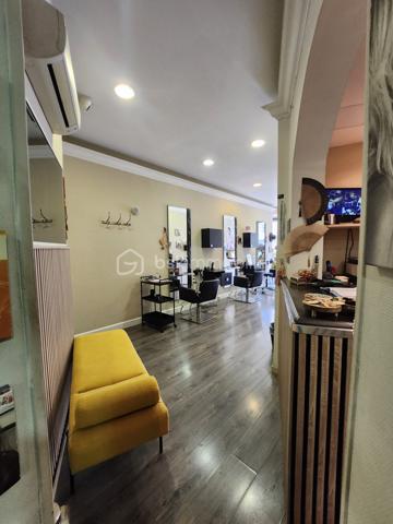 Local d activites de 44 m²