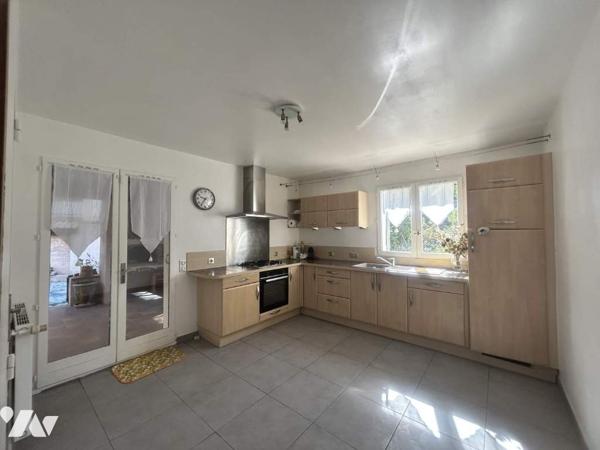 Maison T7 Studio indep. Garages Dépendances