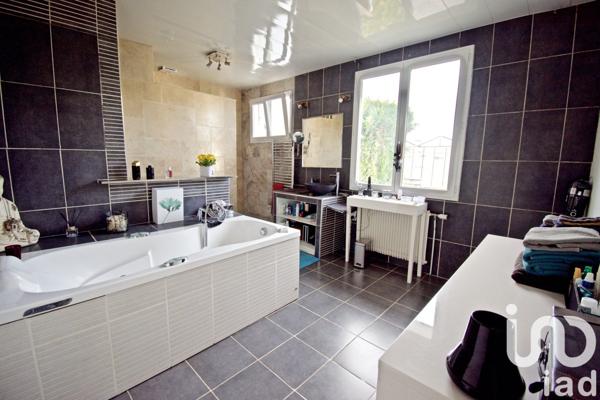 Maison 4 pièces de 103 m² à Avrainville (91630)