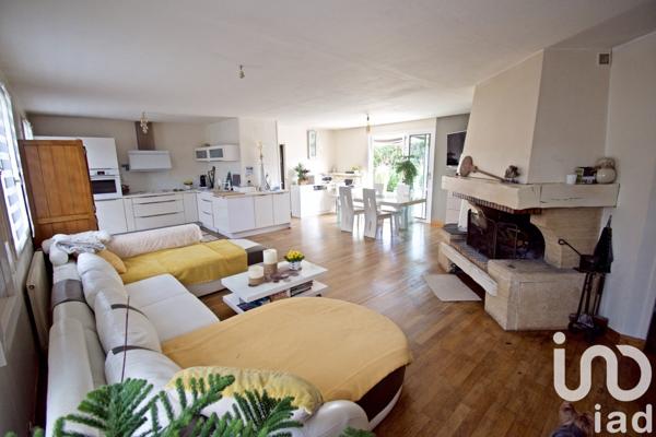 Maison 4 pièces de 103 m² à Avrainville (91630)