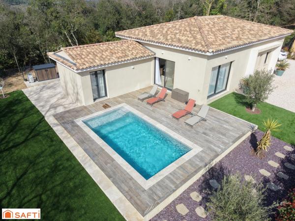 Posez vos valises dans un havre de lumière : 120 m² de pur design en bout d'impasse