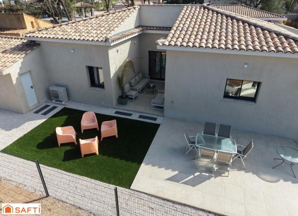 Posez vos valises dans un havre de lumière : 120 m² de pur design en bout d'impasse