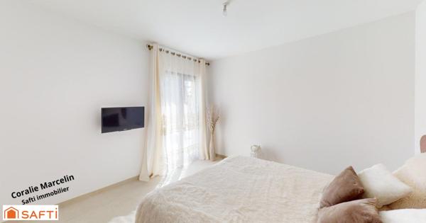 Posez vos valises dans un havre de lumière : 120 m² de pur design en bout d'impasse